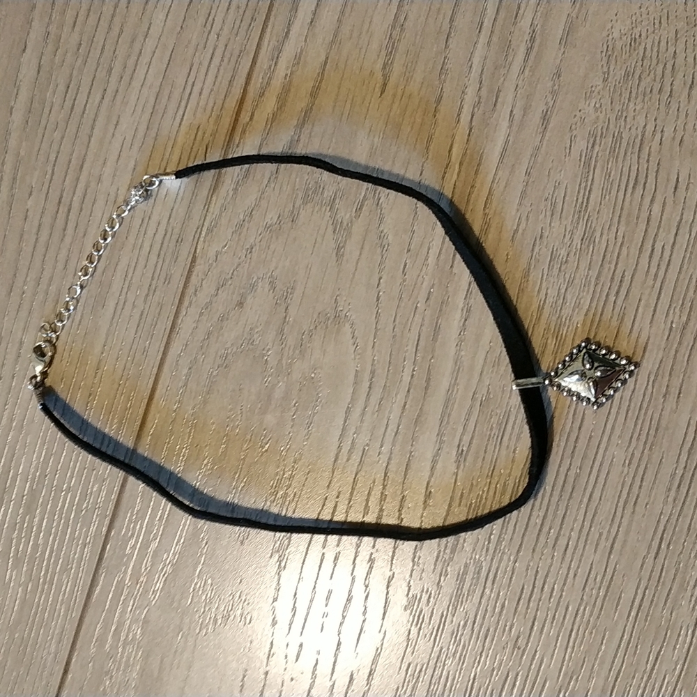 Genuient black calf leather choker necklace